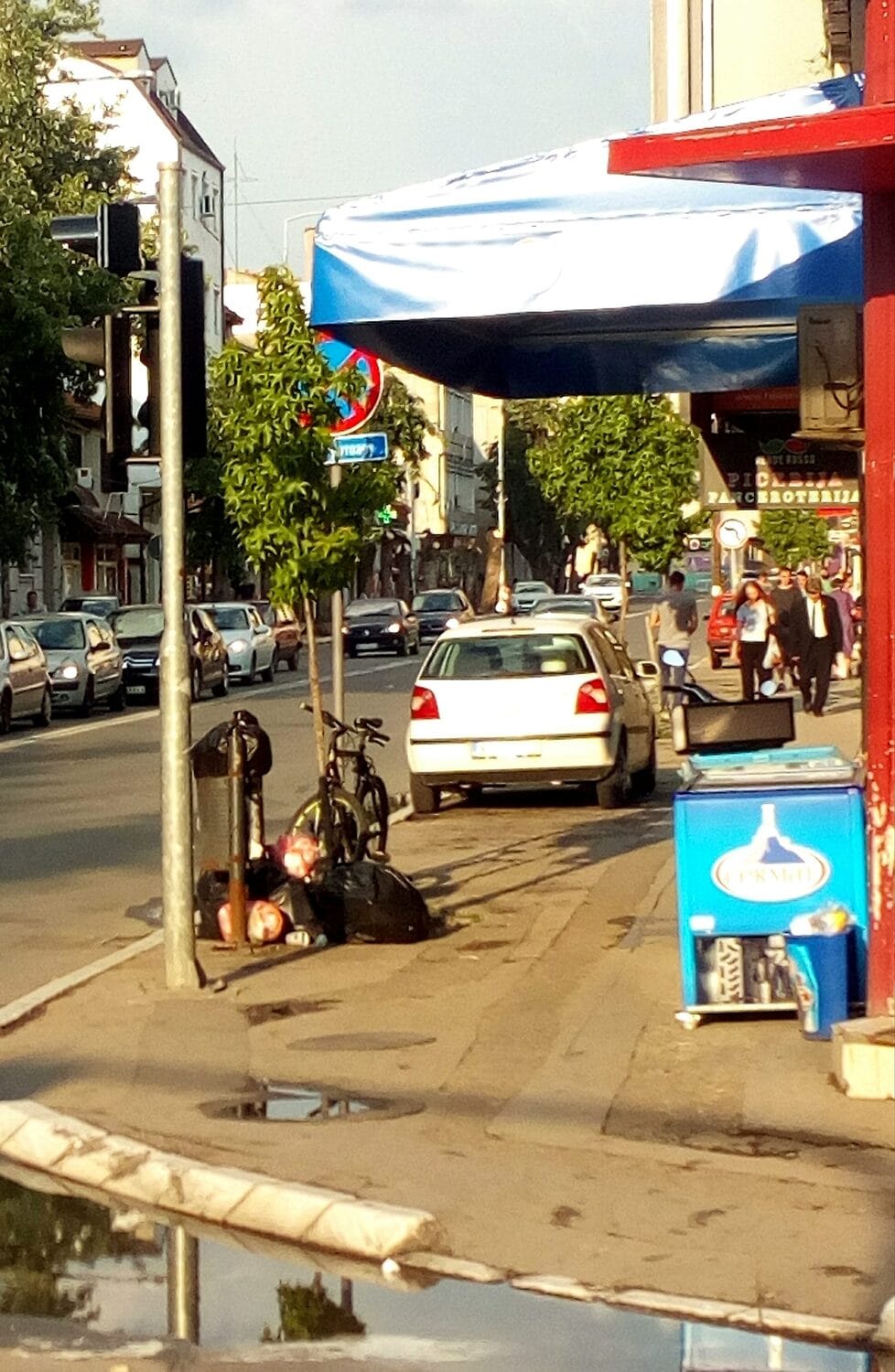 Smeće-kanta-Vozdova