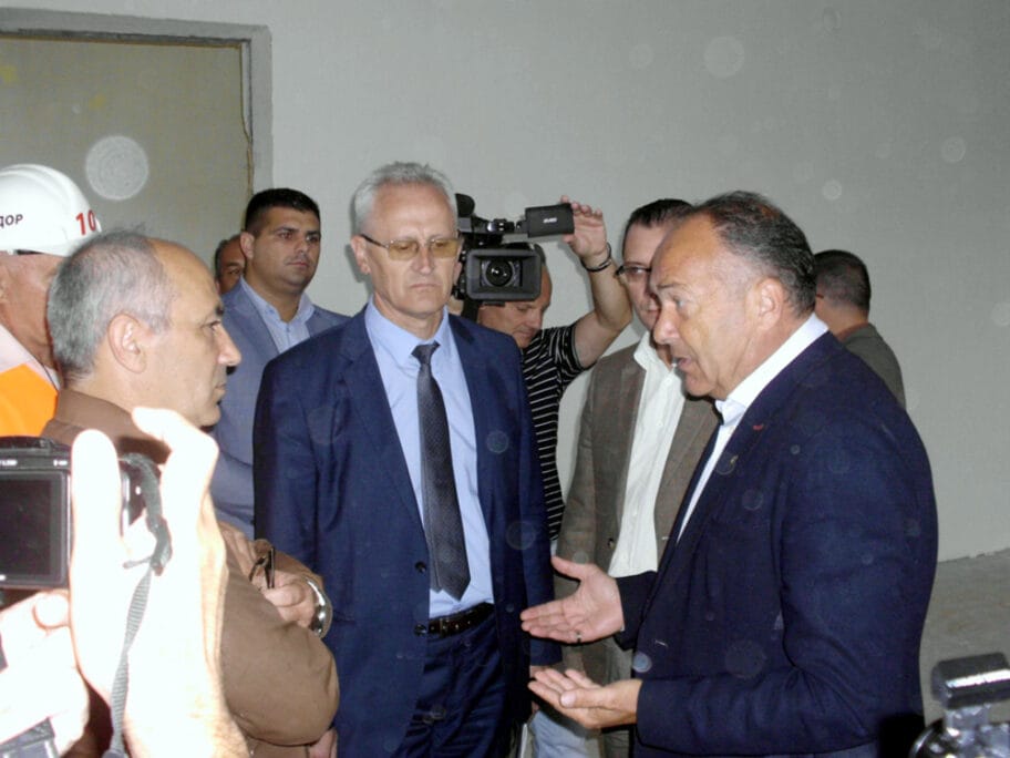 Šarčević u Vlasotincu posetio školu, pa prekinuo konferenciju za medije 17 ministar sarcevic agencija publika