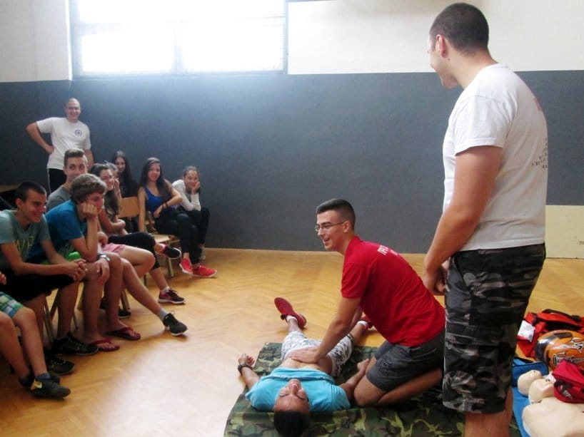 Prva pomoc foto Crveni krst Gadzin Han