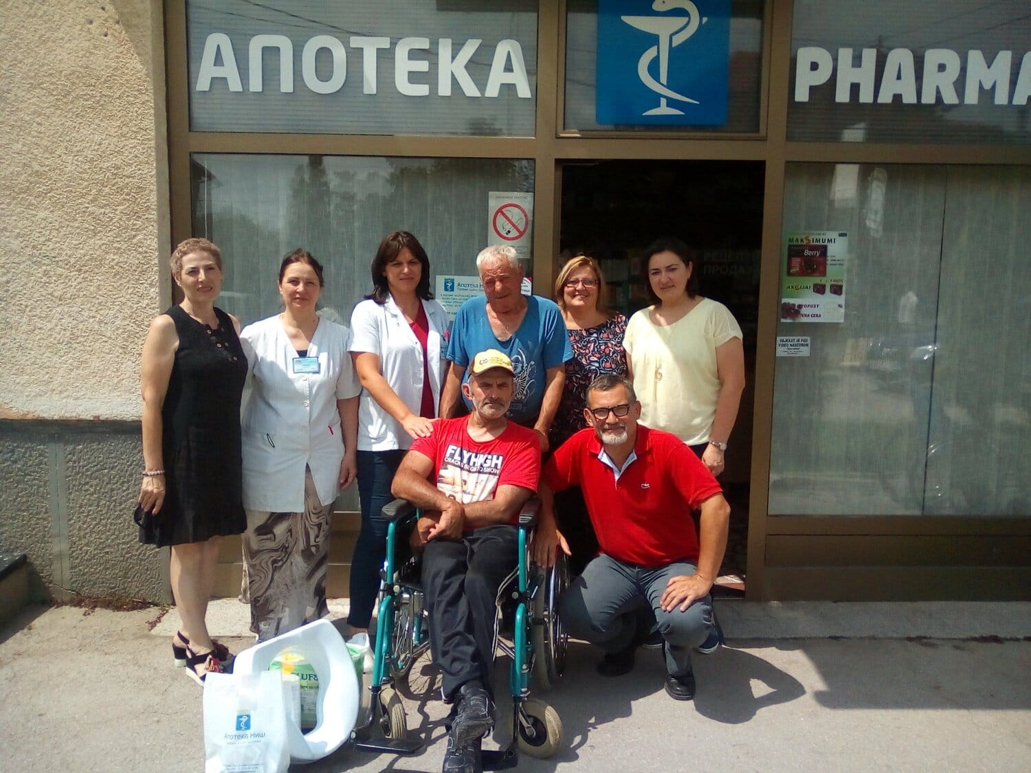 Od čepova sakupljenih u apotekama kupili kolica za Doljevčana 1 epening kolica Doljevac foto Cepening