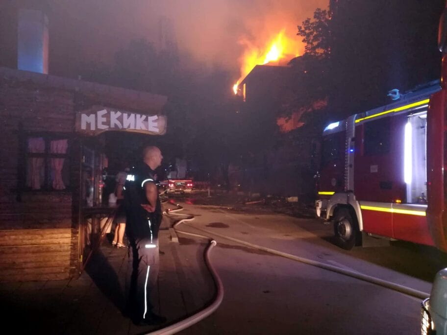 Lokalizovan požar u hotelu "Partizan" u Niškoj Banji 16 vatrogasci pozar niska banja foto JV