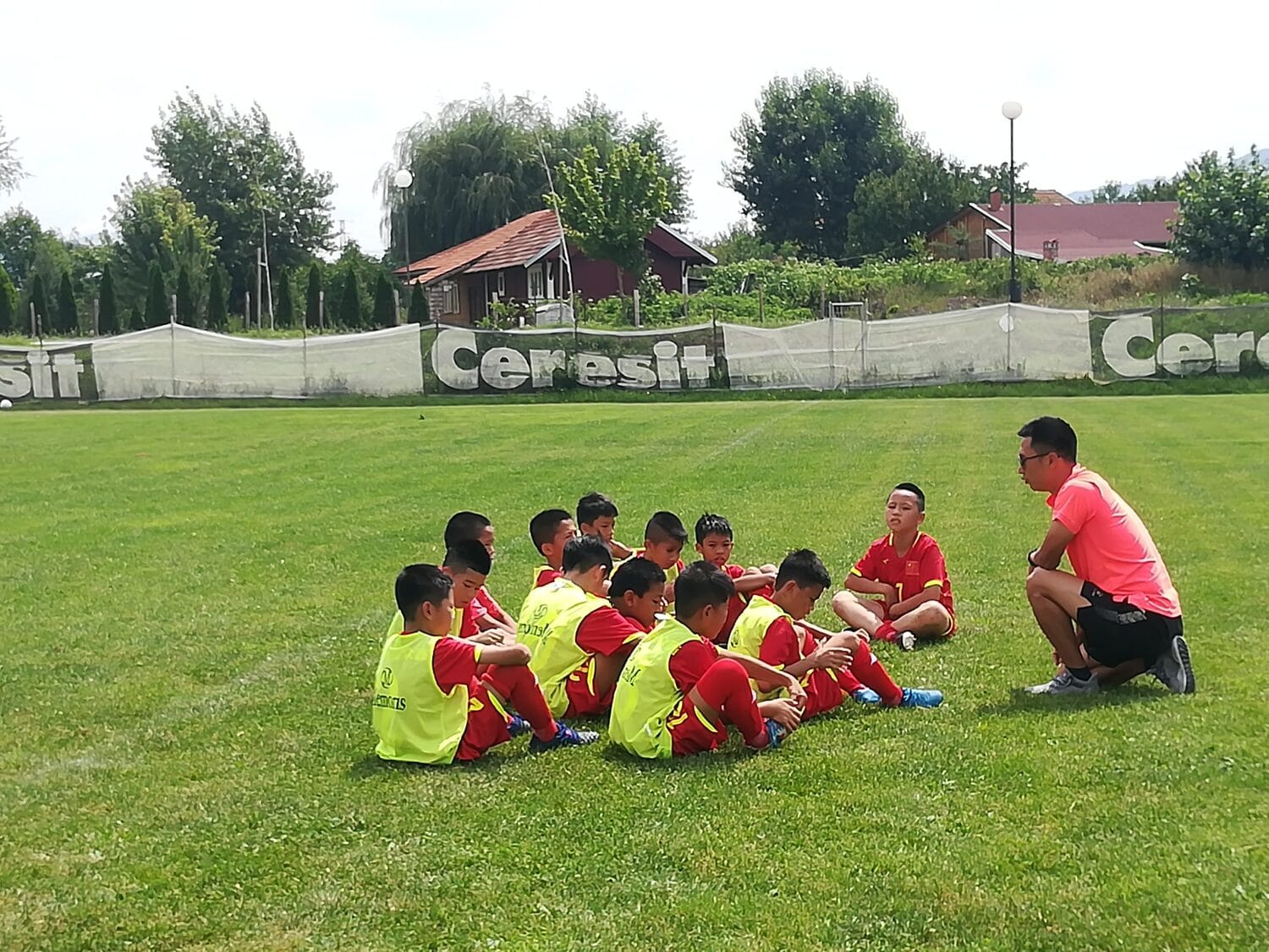 Mali fudbaleri iz Kine na pripremama u Niskoj Banji foto Juzne vesti Milica Jovanovic scaled