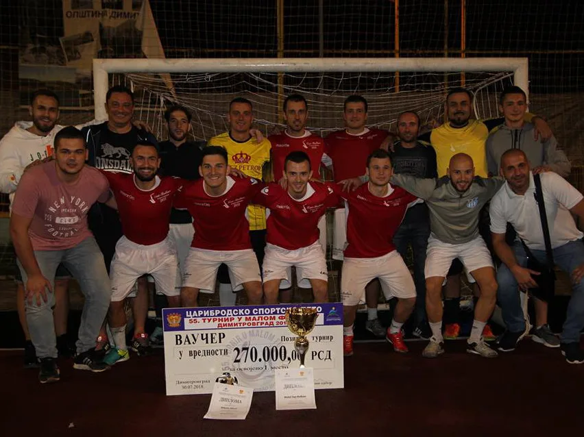 3802pobednicka ekipa