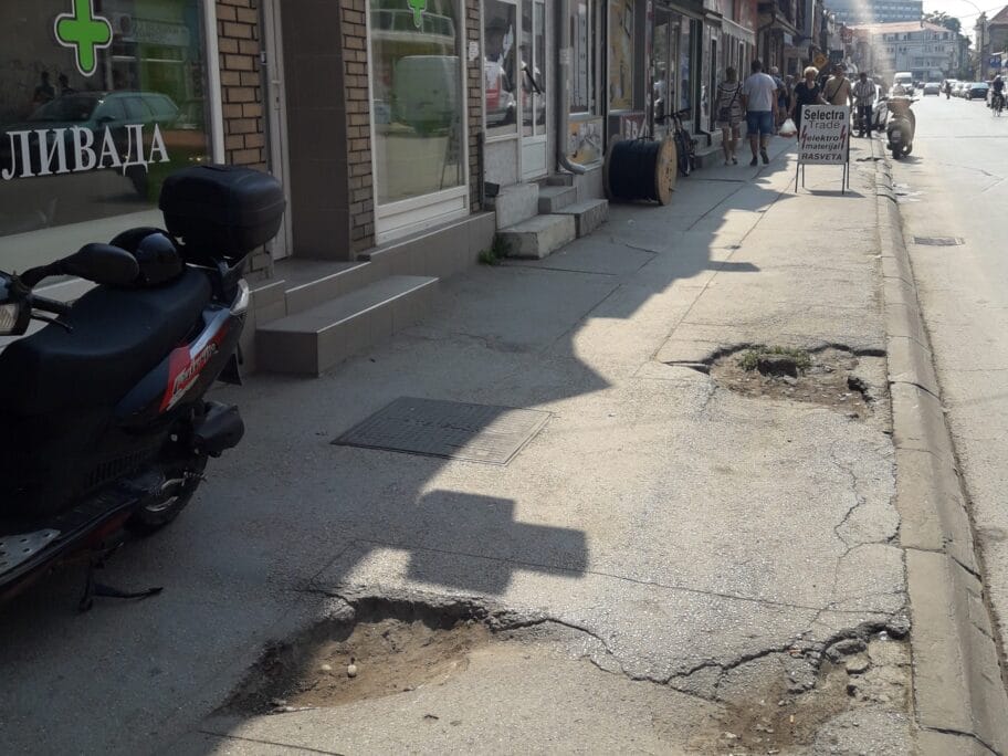 Ulica Juznomoravskih brigada Leskovac avgust 2018 foto Bojana Antic scaled