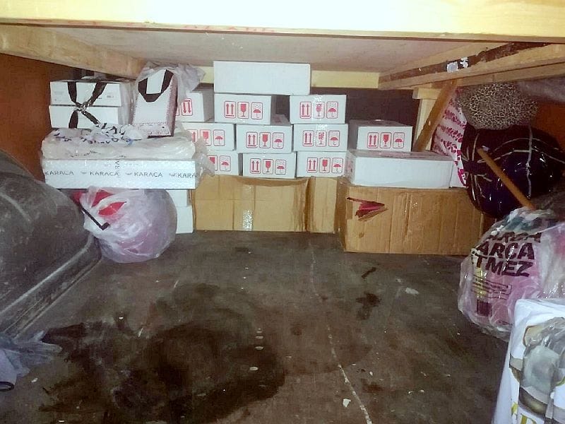 Švercovali preparate za potenciju vredne 24.000 evra 6 kutije suplemenata ispod kreveta kombija foto uprava carina