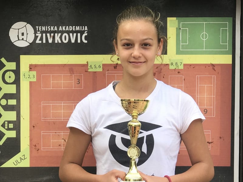 Teniserke TAŽ-a najuspešnije na Memorijalnom turniru u Nišu 1 Emilija Zdravkovic TAZ