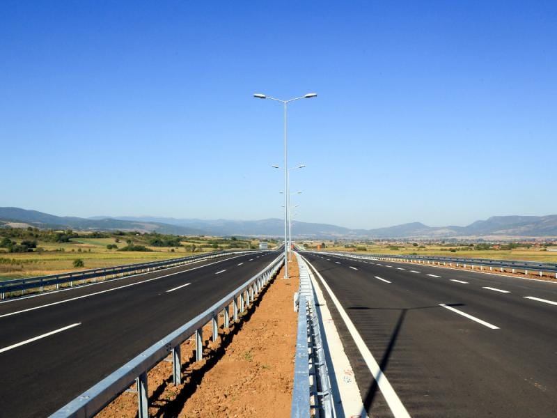 Opet probijen rok za Koridor 10 ka Makedoniji - još posla oko kosina 1 800x600 auto put Pirot foto mgsi