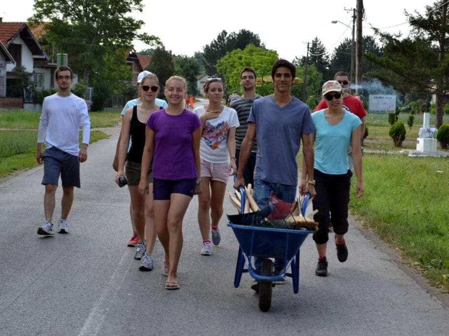 Omladinske razmene i volontiranje kao priprema za budući posao 3 Volonteri Toponica foto Facebook Grupa Kobra