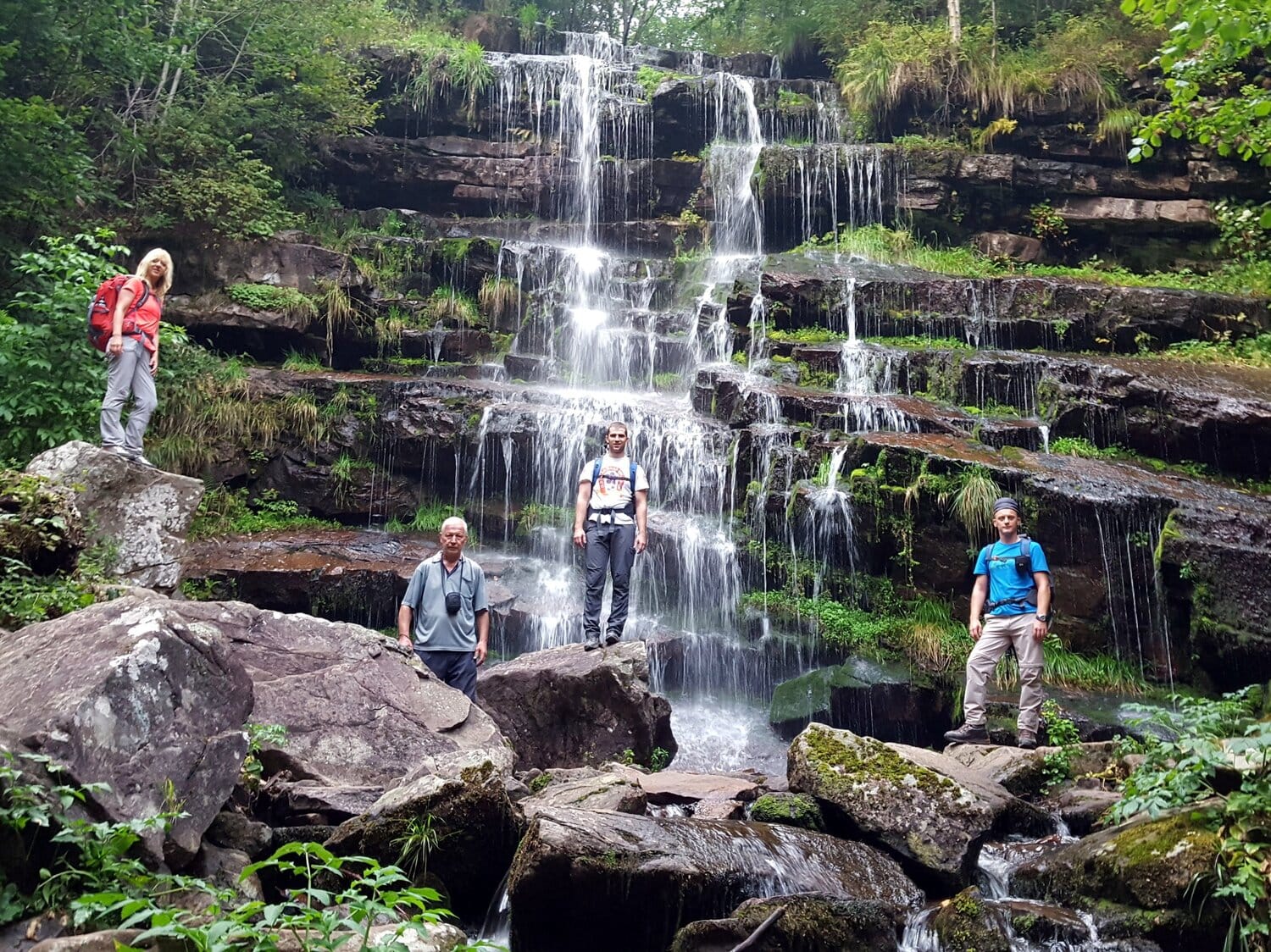 Planinari Suve planine na Staroj planini vodopad Tupavica foto Planinarsko drustvo Suva planina