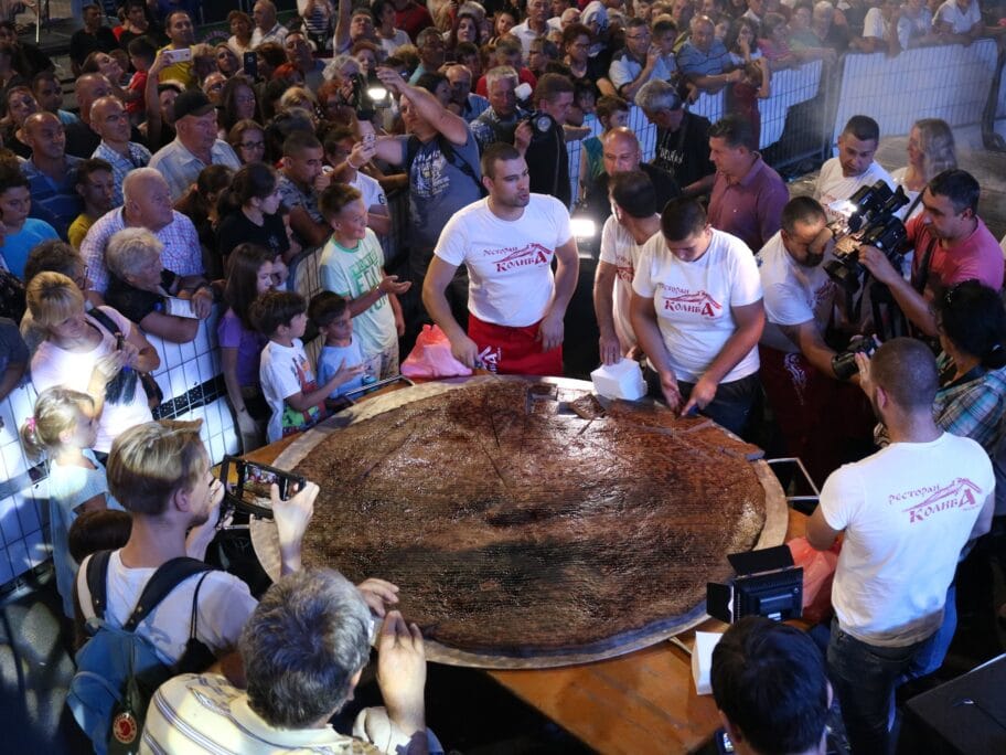 Rostiljijada velika pljeskavica 12 avgust 2018 foto J G