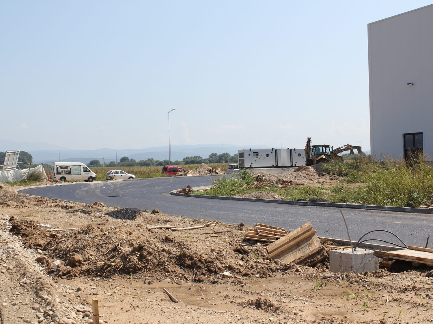 Počelo uređenje saobraćajnica u Zelenoj zoni 1 Delfi Leskovac avgust 2018 foto Bojana Antic