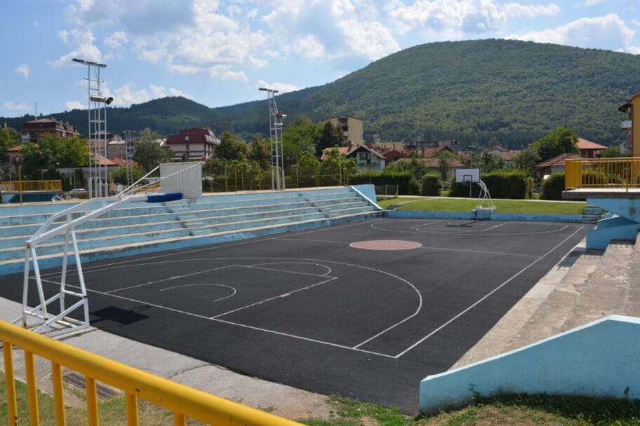 Dimitrovgrad kolevka košarke na jugu Srbije 1 teren dimitrovgrad