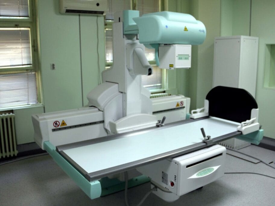 Radiologija Vojne bolnice opremljena novim aparatima 16 aparat vojna bolnica Ministarstvo odbrane
