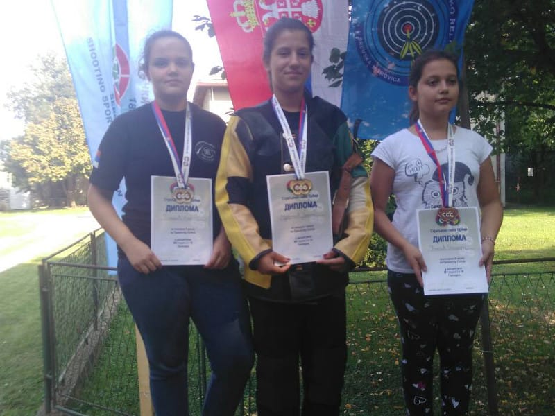 Mladi strelci iz Vranja osvojili dve titule prvaka države 1 pionirke trostav