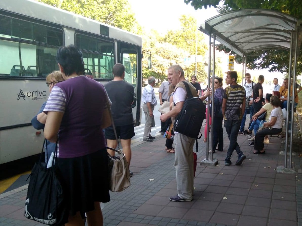 Putnici-izbaceni-iz-autobusa;-foto:-čitalac