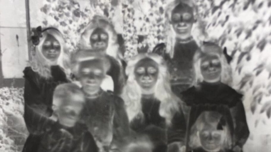 Misterije fotografije pronađene u kutiji na buvljaku 4 103096205 negativephoto gregorypack