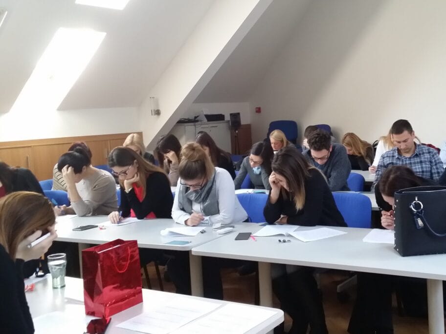 Za lakše savladavanje međunarodnog prava niške sudije i tužioci uče engleski 6 engleski sudije tuzioci foto privatnaarhiva scaled