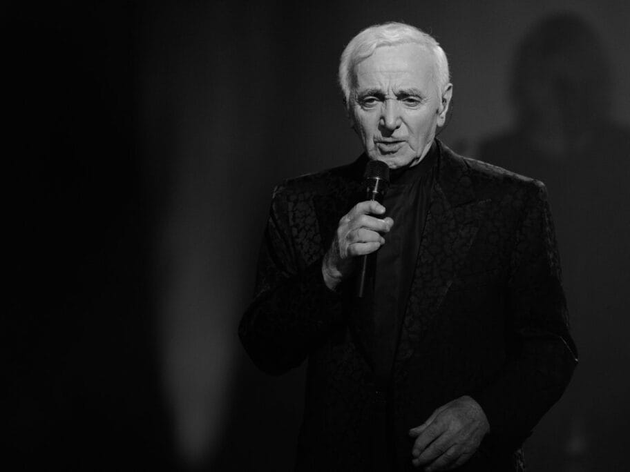 Šarl Aznavur sedamdesetih pevao u Nišu, ali pred praznom halom “Čair” 18 arl Aznavur foto Wikimedia commons Wijjjilihgvv