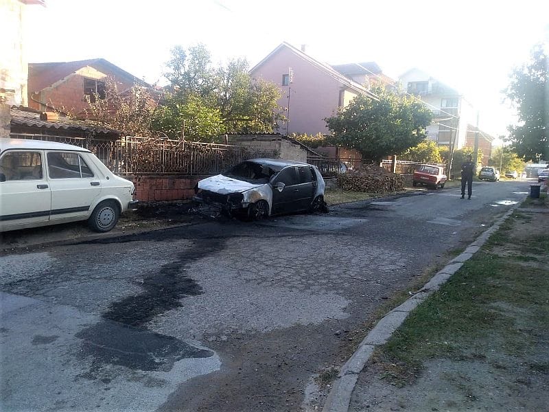 izgoreo auto vranje foto i m