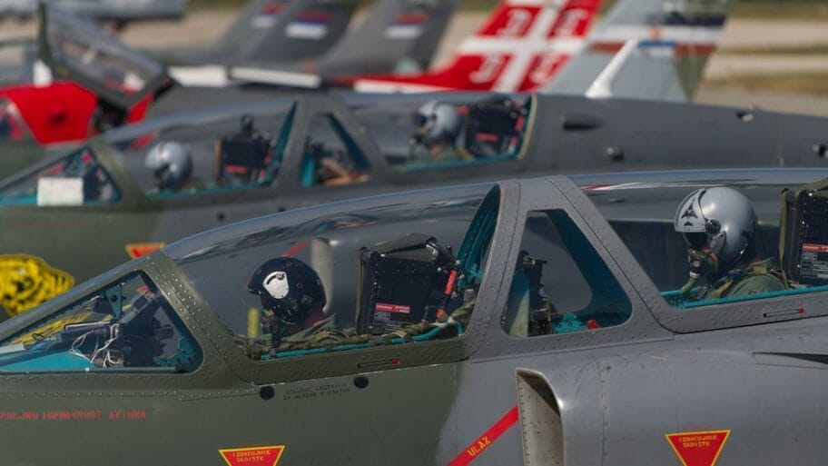 Parada ili vojna vežba: Solunski front, Putin i ofarbani tenkovi 16 103647824 avijacija1