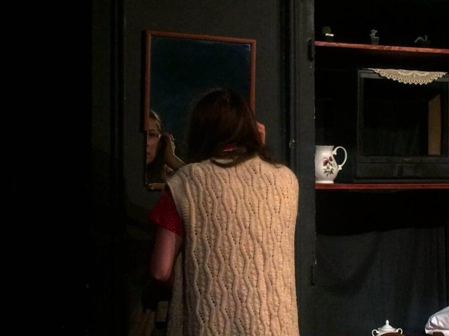 Mamin dasak u svemiru foto Akademsko pozoriste Nis