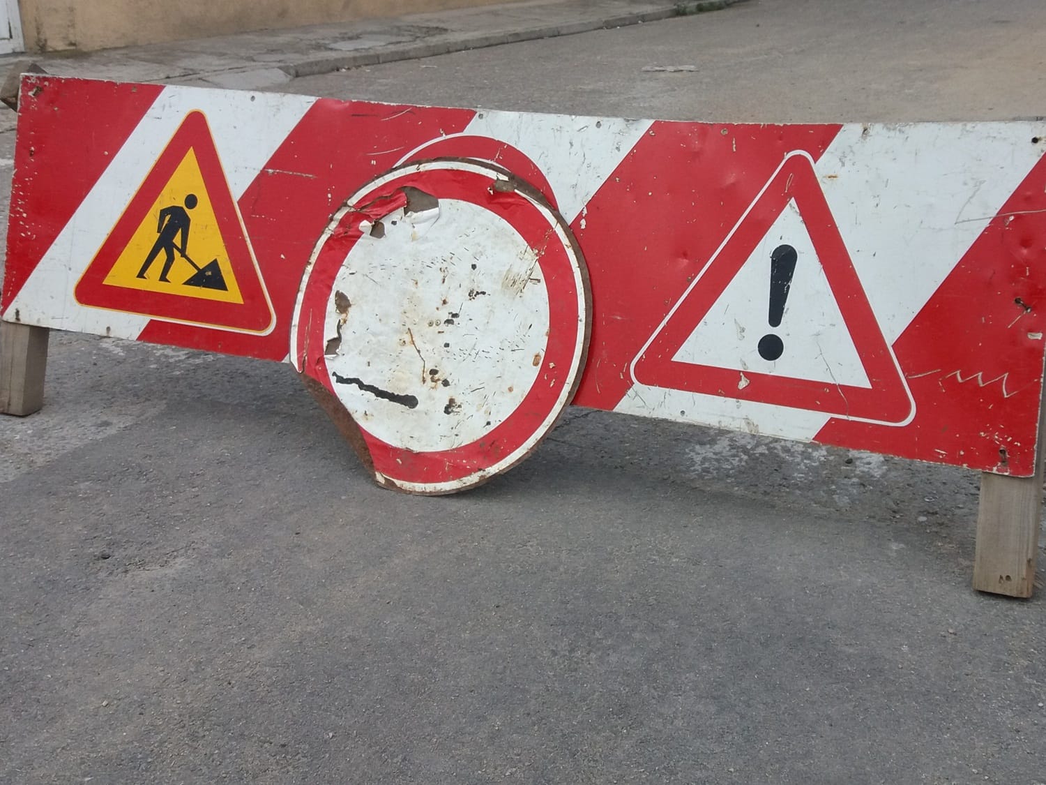 Obustava saobracaja znak foto Bojana Anti