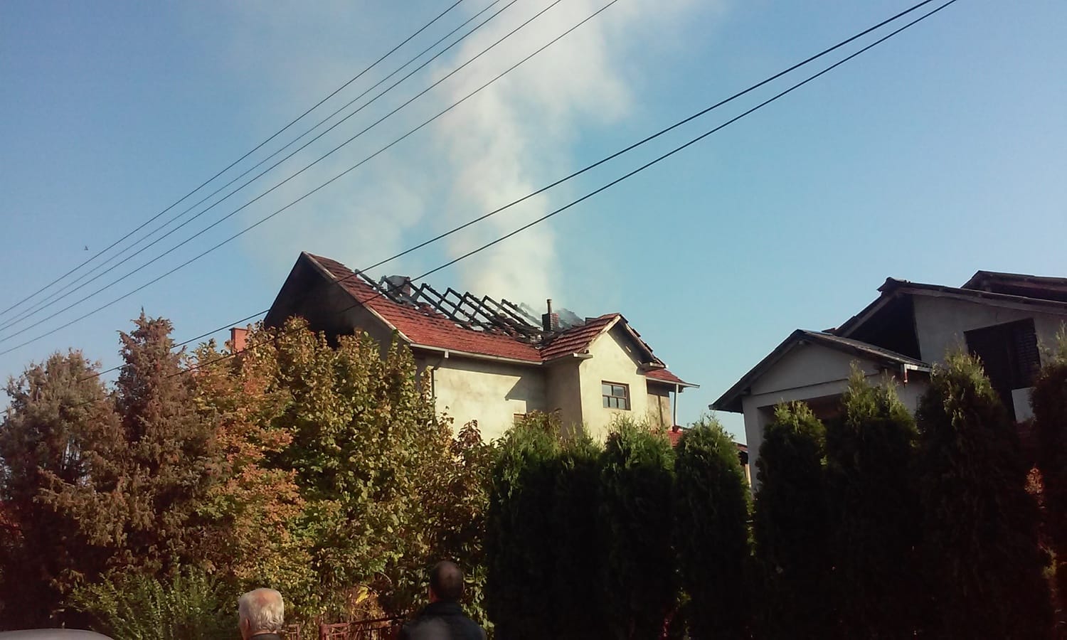 izgoreo krov foto Lj F