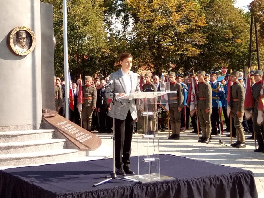 Ana brnabic kod spomenika OK foto Lj M