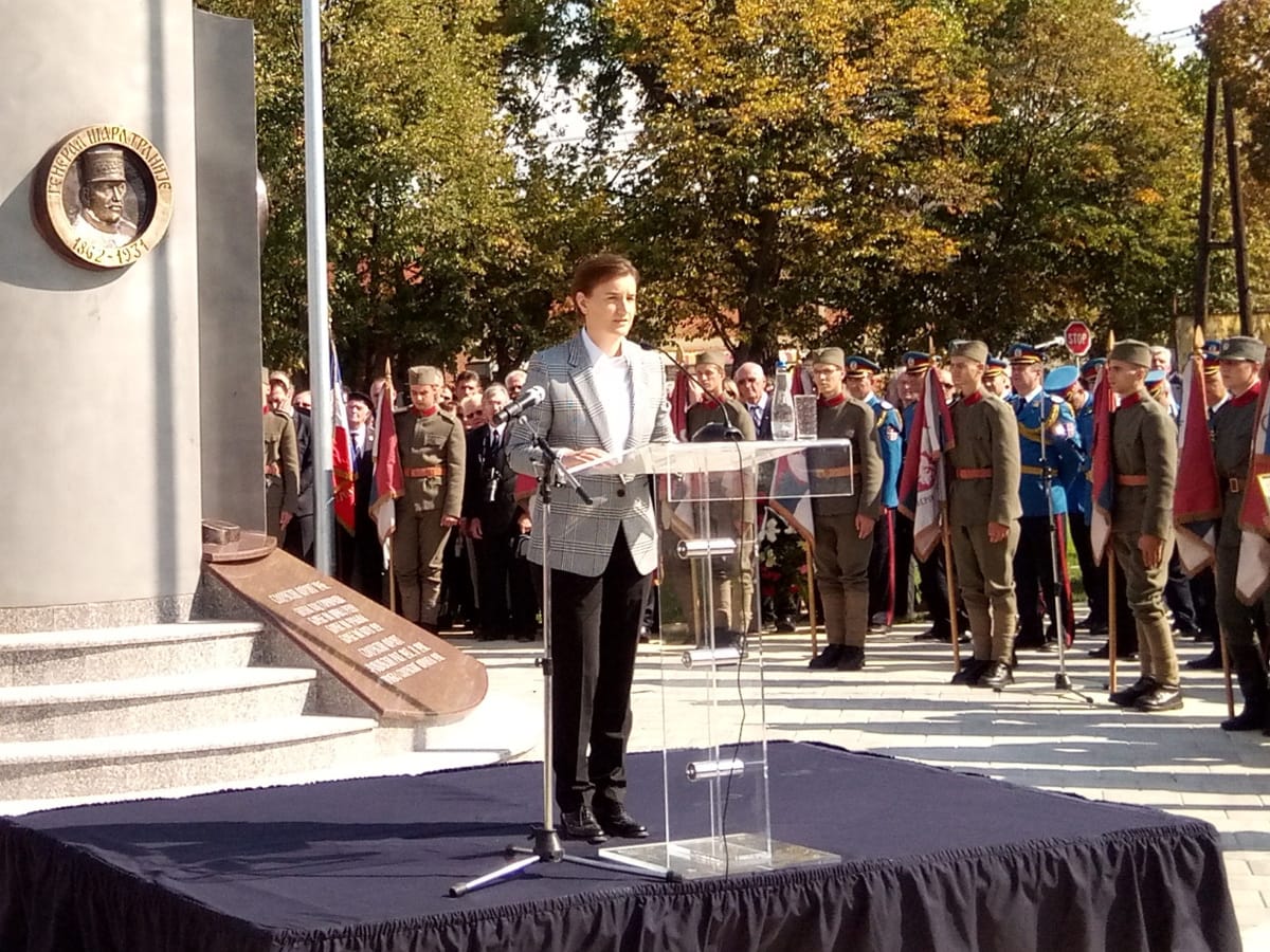 Ana brnabic kod spomenika OK foto Lj M