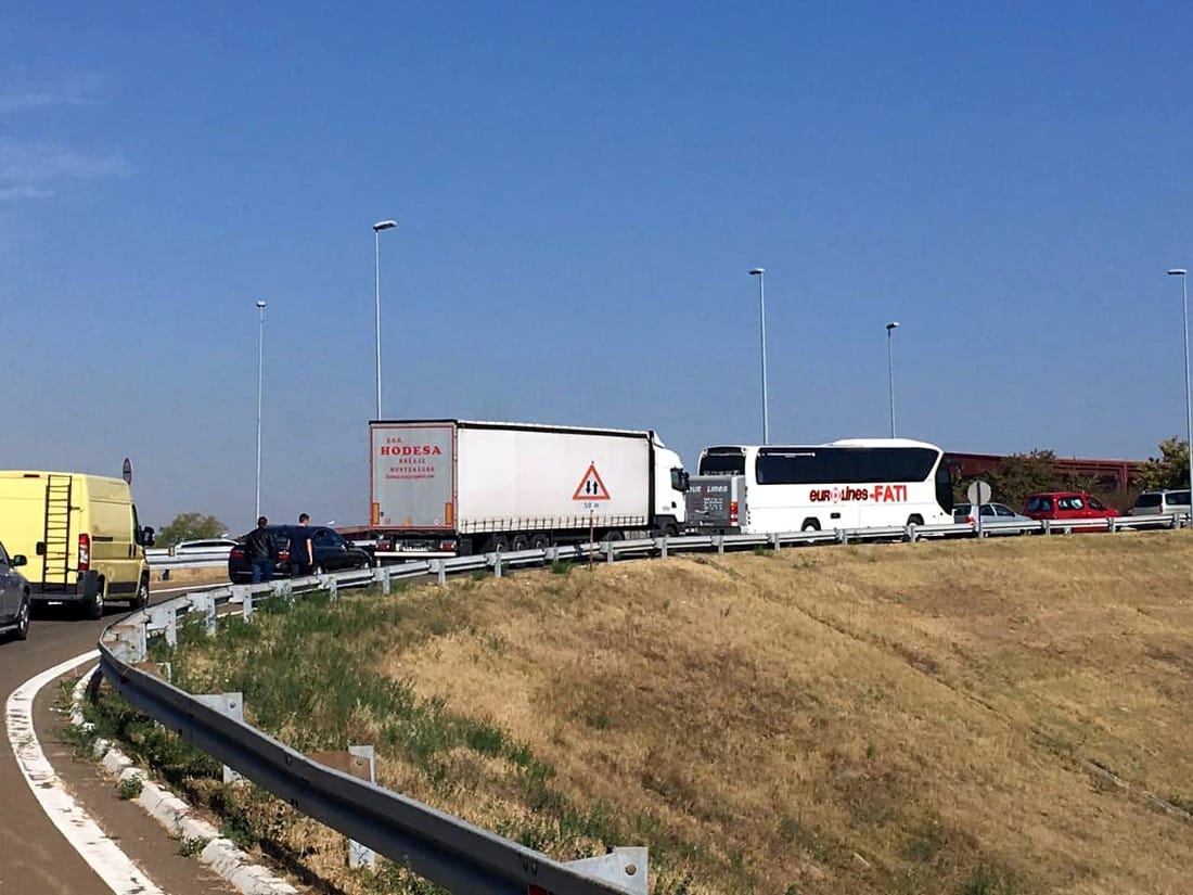 blokada2-auto-put-foto-D.P