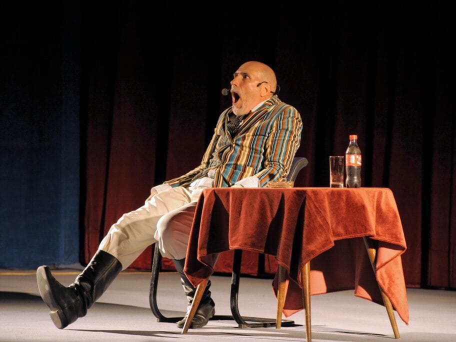 Vranjanac u Domu Vojske izvodi predstavu "Zakasotina" na dijalektu 1 Zakasotina foto Promo scaled