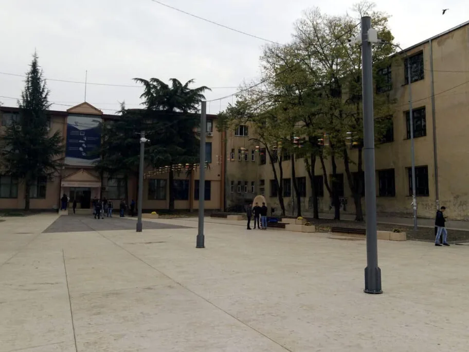 dvoriste teh skole foto A S