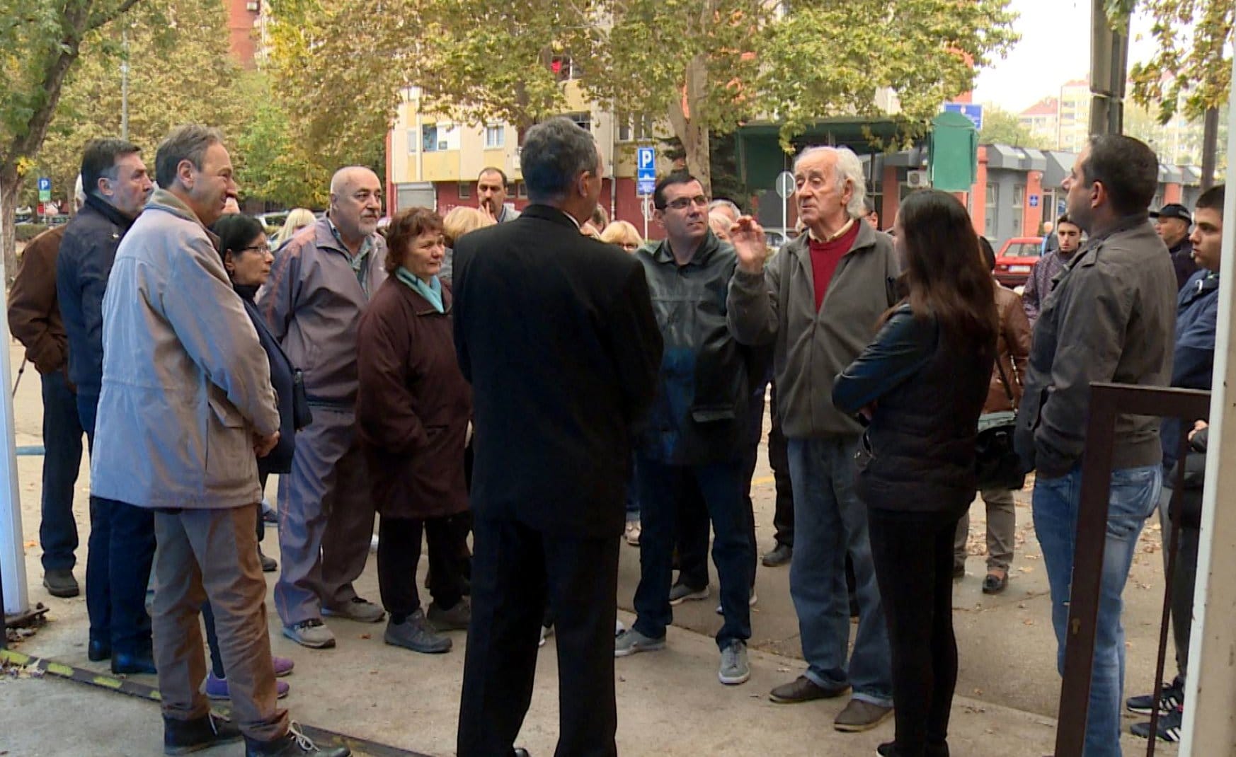 Protest azil u zgradi foto N1 B R