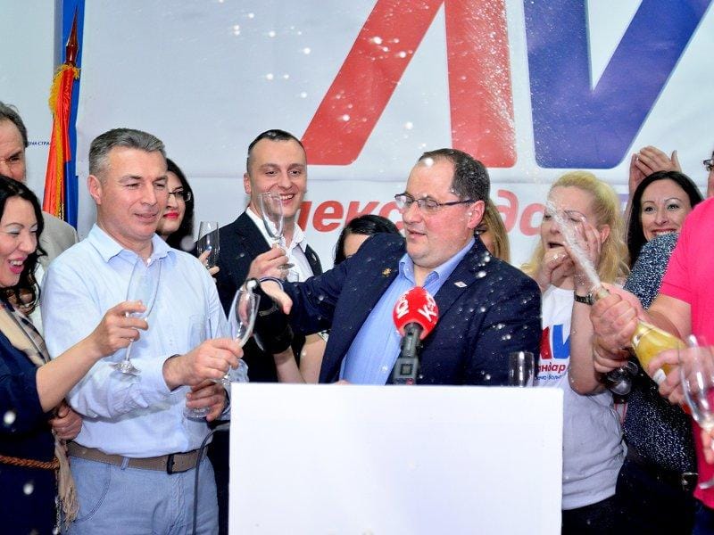 sns slavlje vanja keser