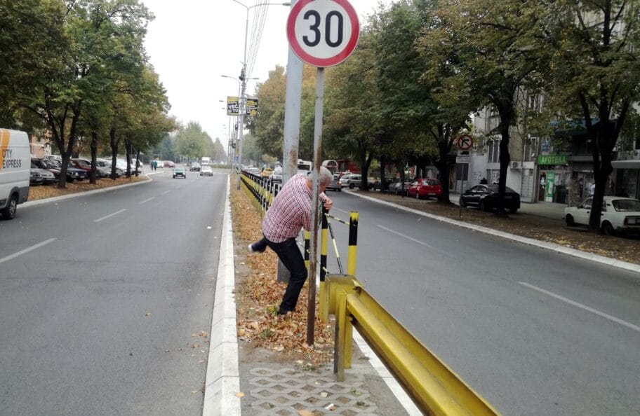 Komšije se "nadmetale" u preskakanju bankina na "Bulevarskoj olimpijadi" 8 Bulevarska olimpijada2 foto K I