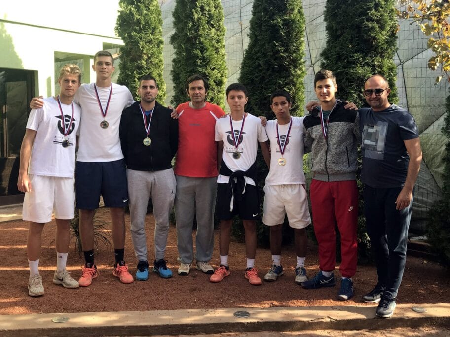 Teniska akademija Zivkovic ekipni vicesampion Srbije foto Teniska akademija Zivkovic scaled