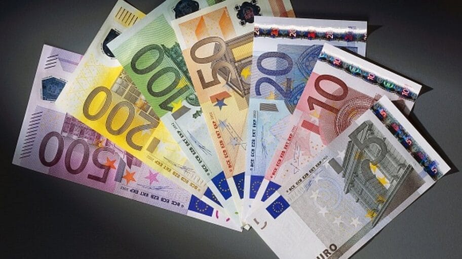 Slučaj 24 sporne privatizacije u Srbiji: Korupcija „na izvol'te“ 17 104073017 gettyimages 541332407 594x594