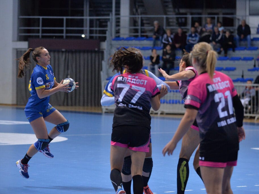 naisa foto jv vanja keser