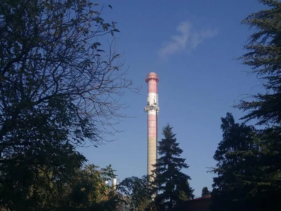 Zbog kvara na toplovodu i kanalizaciji, bez grejanja deo centra Niša 13 Toplana dimnjak V Milic