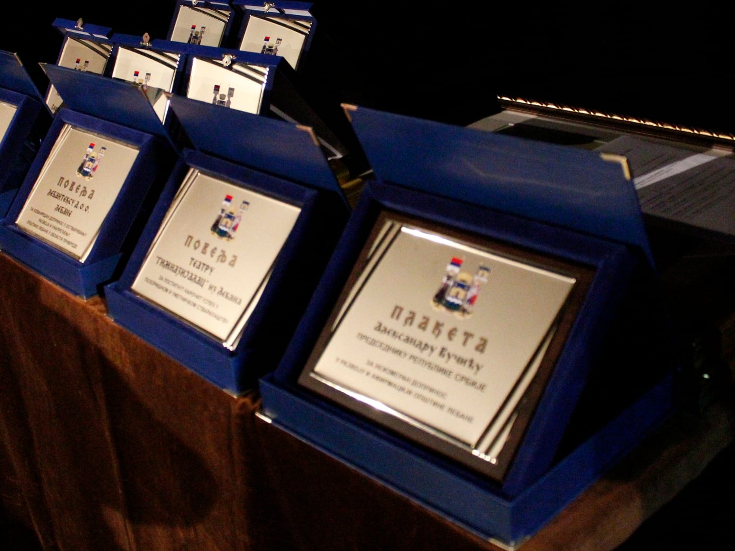 Najviše priznanje Lebana i ove godine Vučiću 1 Plaketa Opstina Lebane novembar 2018 foto Bojana Antic