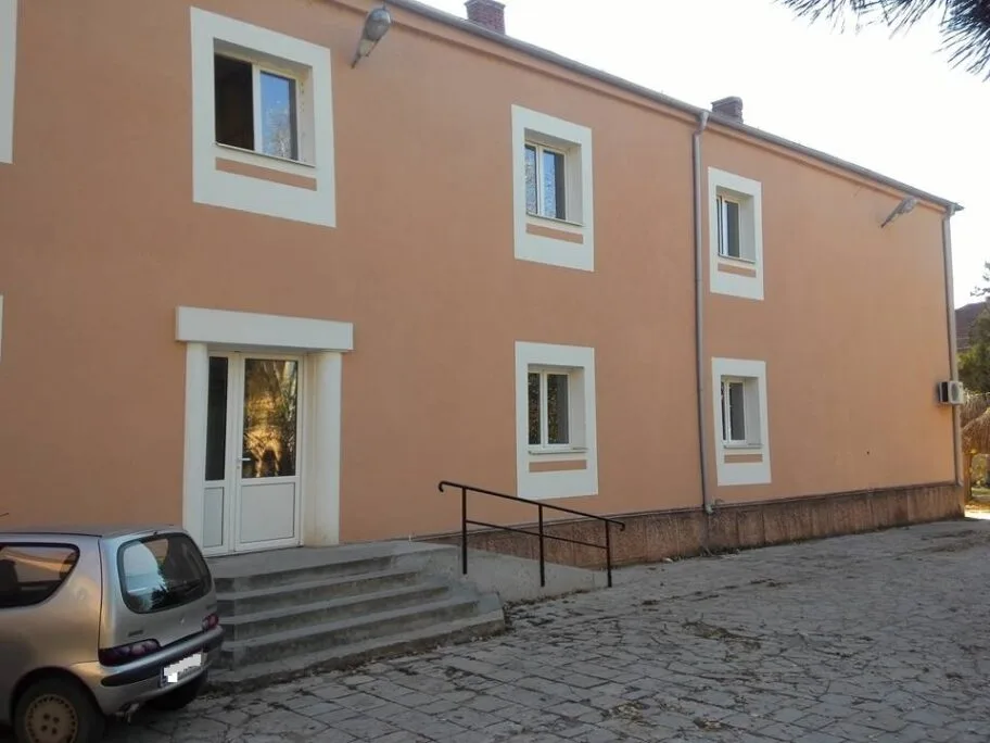 Zgrada CZS G Han bez table sa natpisom