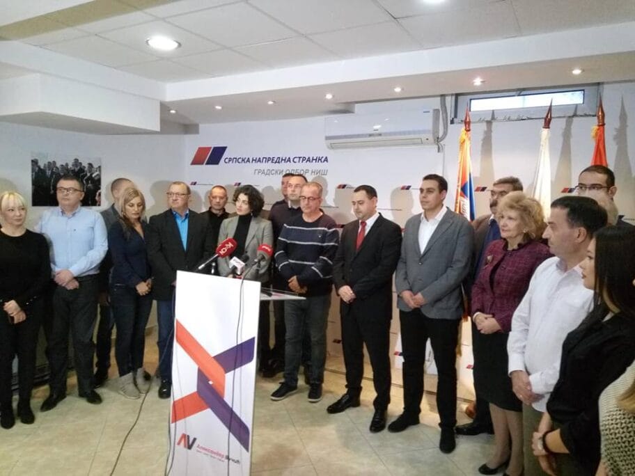 Odbornici i funkcioneri niške Jedinstvene Srbije prešli u SNS 5 jsusns