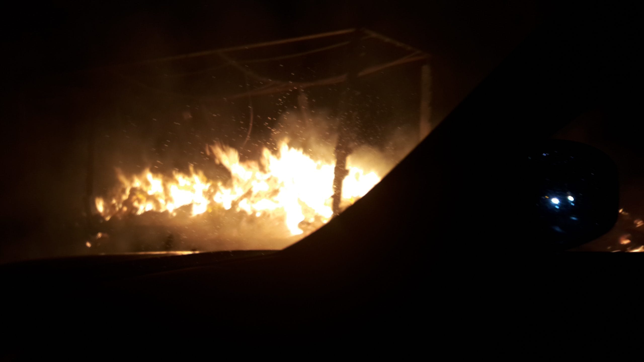 kamion gori autoput2 foto spetrovic scaled