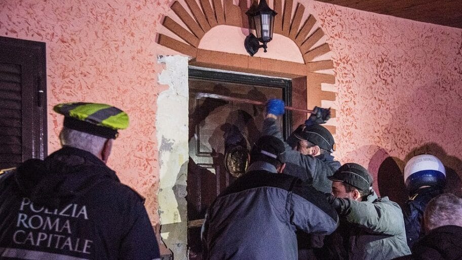 Rimska policija zaplenila osam vila mafijaškog klana 12 104414192 romeshutterstock2