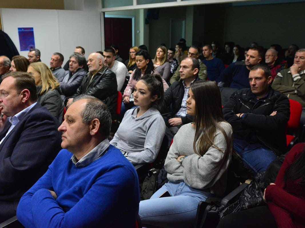 Istraživanje: Od onih koji hoće da odu, 85% bi na zapad, a 2% u Rusiju 1 tribina srbija21