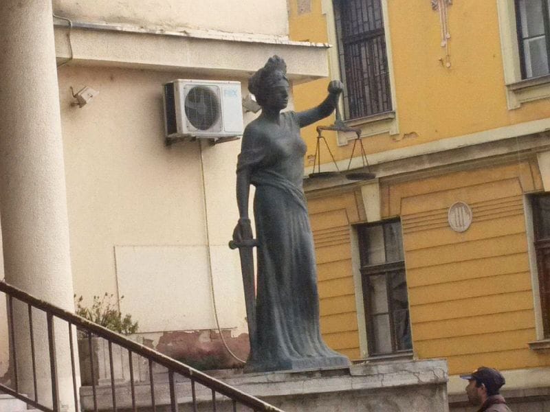 Prokupački advokat tužio Osnovno i Više tužilaštvo zbog favorizovanja kolega 18 Sud Prokuplje pravosudje boginja pravde foto lj m