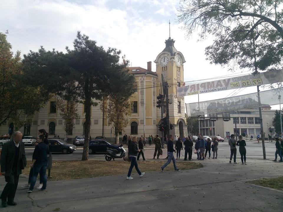 Sud gradjani foto V Milic