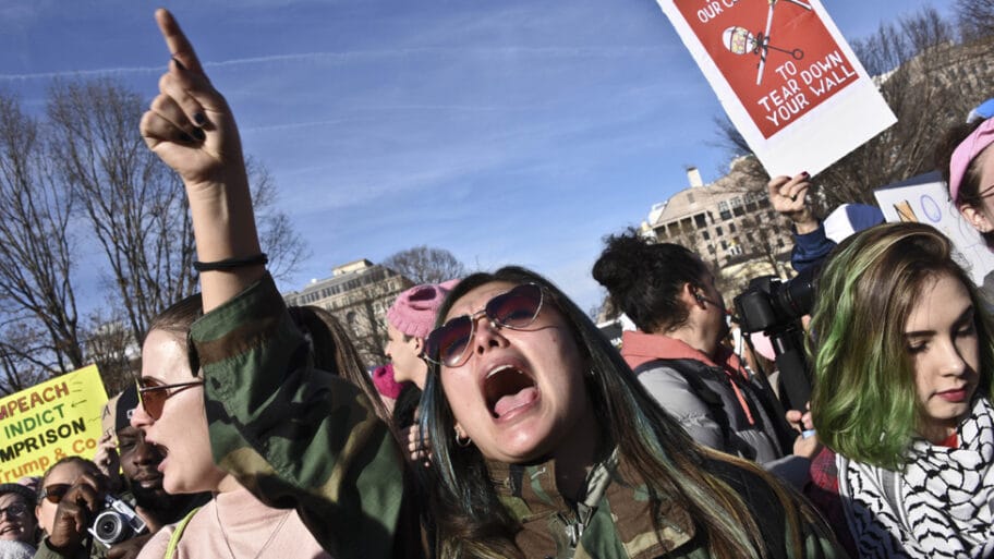 104685338 glasses crop