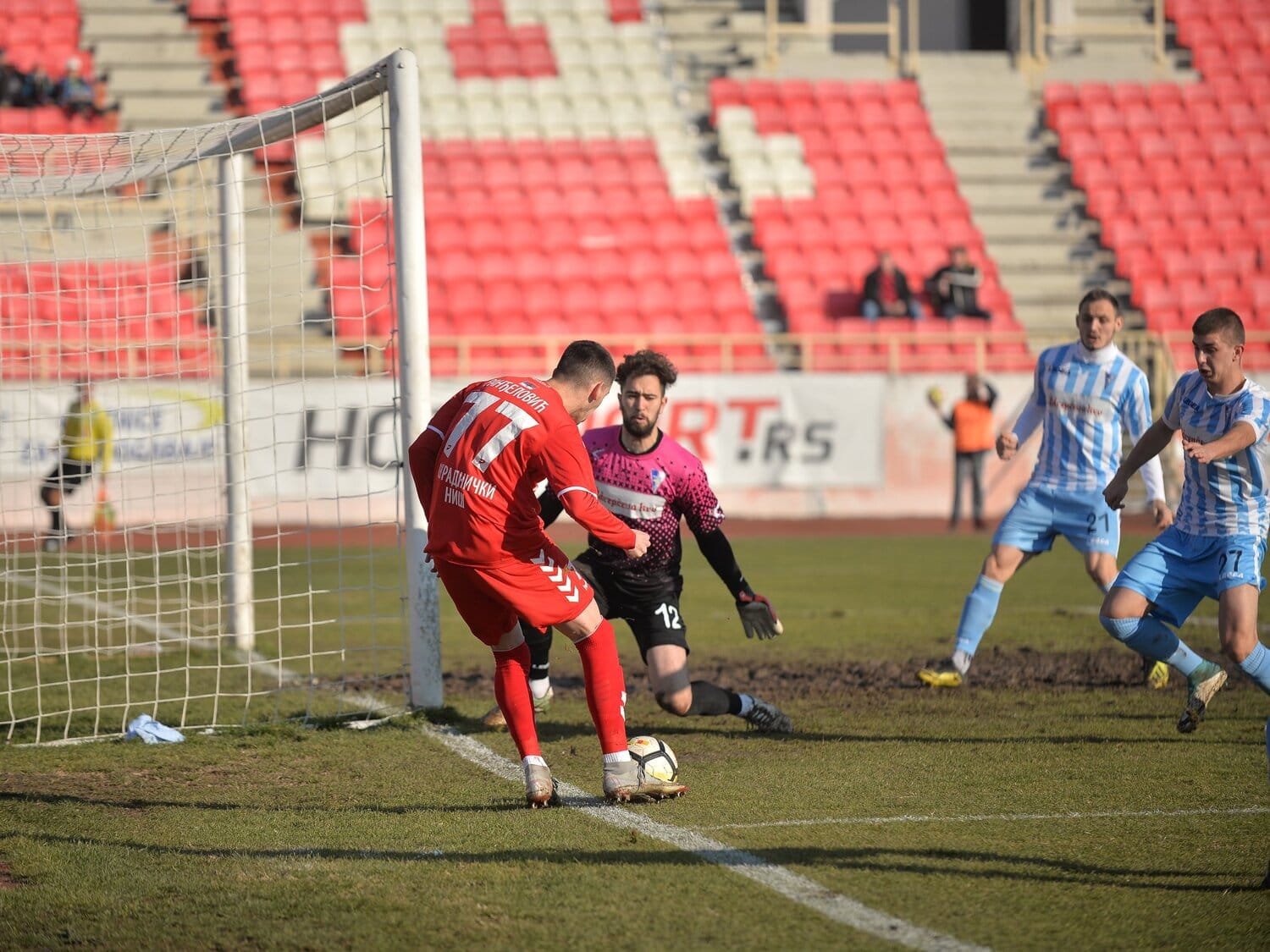 Radničkom u Kruševcu najveći "protivnik" teren 1 Radnicki Spartak fudbal Randjelovic foto Juzne vesti Vanja Keser