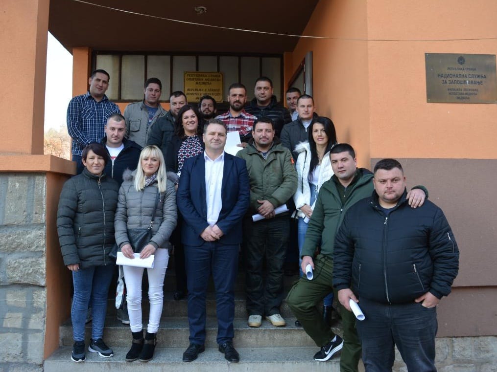 Privrednici iz Medveđe dobili novac za započinjanje i unapređenje posla 1 Privrednici Medvedja decembar 2018 foto Opstina Medvedja